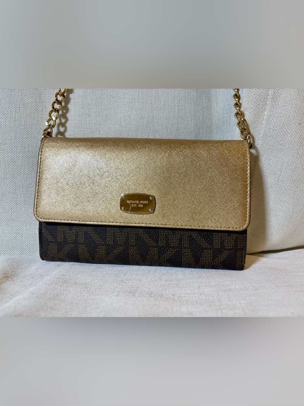 Michael Kors Jet Set Item Large Phone Crossbody Wallet Clutch Gold Brown MK Logo - Picture 2 of 15